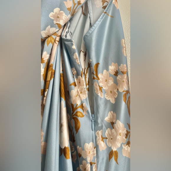 reformation casette silk dress in serene | size 6 - Picture 11 of 13